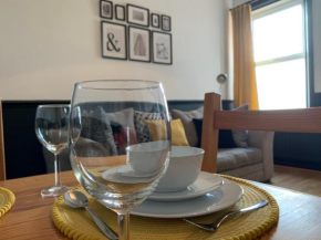 Faraday - Central location Ideal for contractors and visiting Newcastle Free Wifi Free Parking